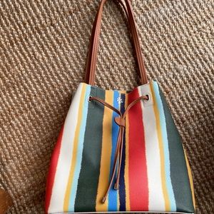 Get ready for cruise season with this Tory Burch handbag and espadrilles set